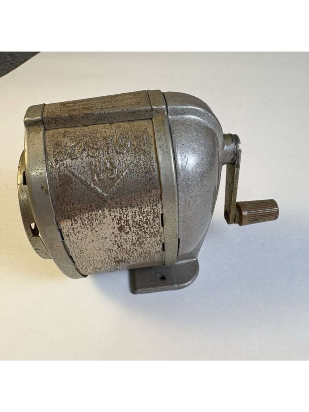 Vtg Boston KS 8-Hole Wall Desk Mount Pencil Sharpener Hand Crank Made in USA - Picture 3 of 7